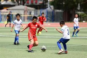 秋瓷炫醉态,被于晓光搀,扶上车,贪玩娱乐官网,贪玩娱乐官网全球信赖,贪玩娱乐官网在线娱乐平台