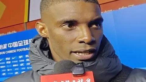 伊朗裁判团队亮相中澳之战，韩国VAR专家金宇成担纲执法